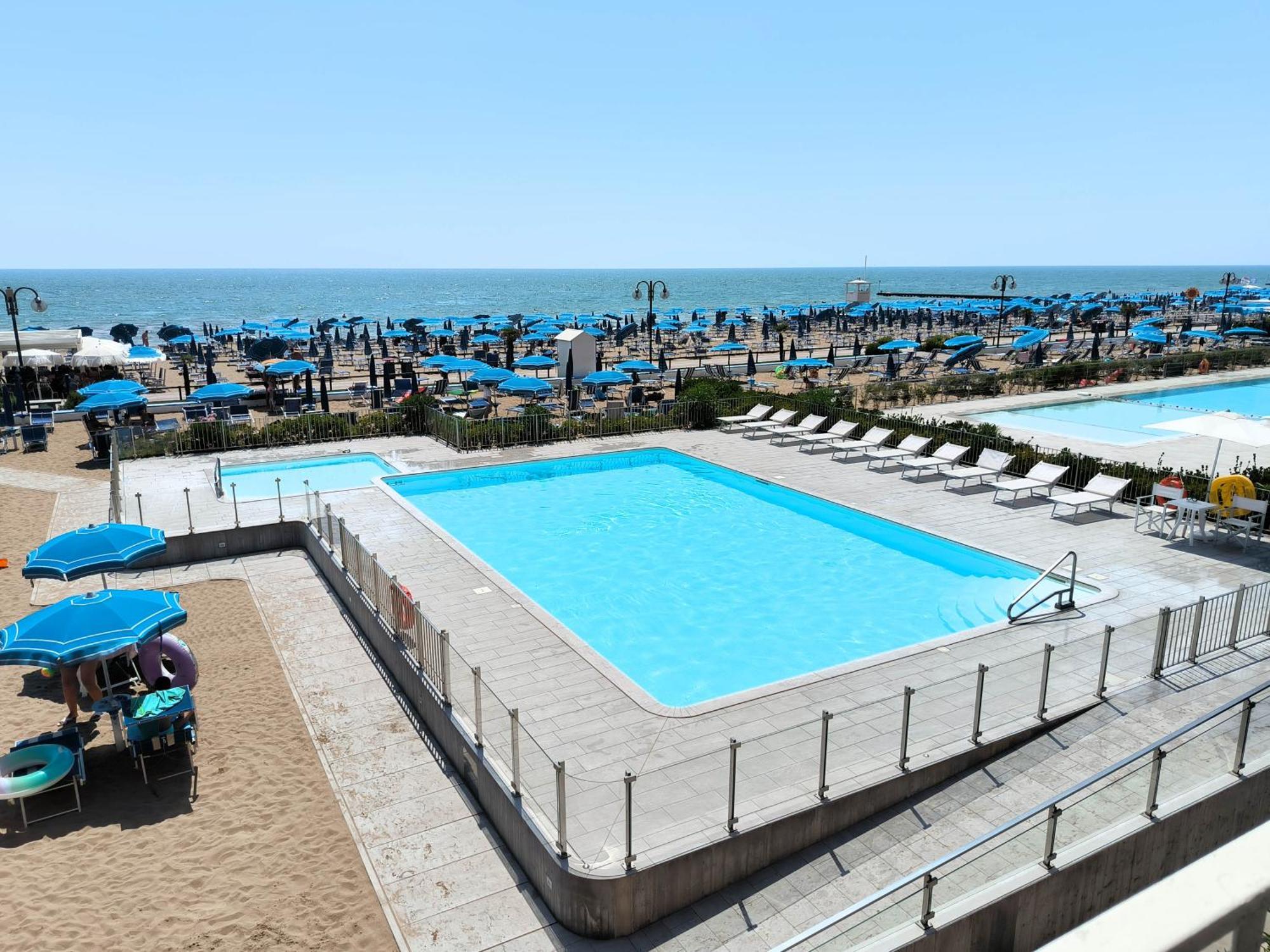 Apollo Fronte Mare Apartment Lido di Jesolo Exterior photo